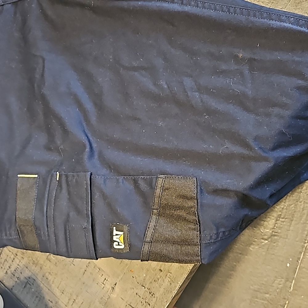 42x32 Caterpillar Work Pants View 2